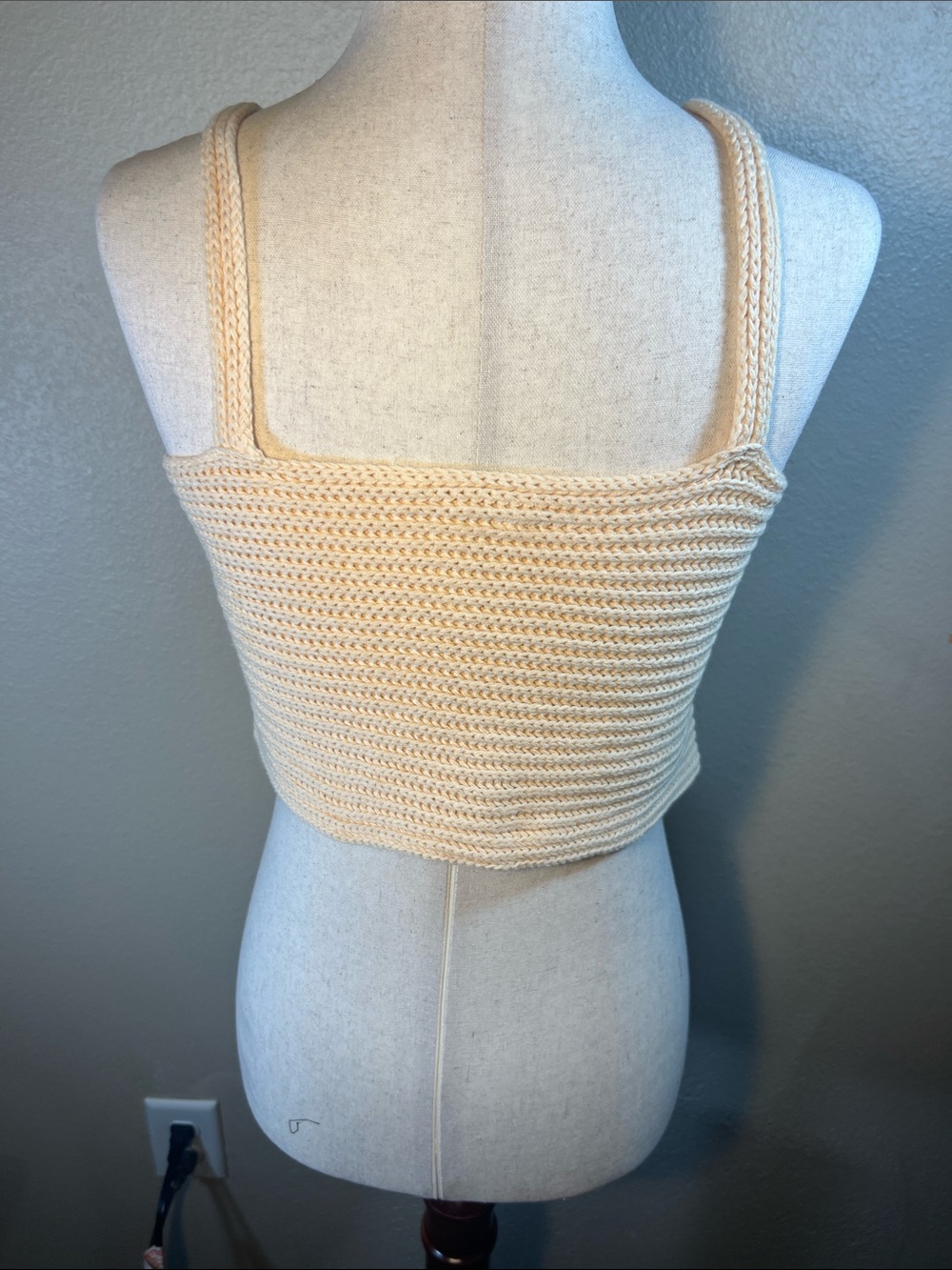 Cream Knit Button-Front Cropped Tank Top - Picture 2 of 7